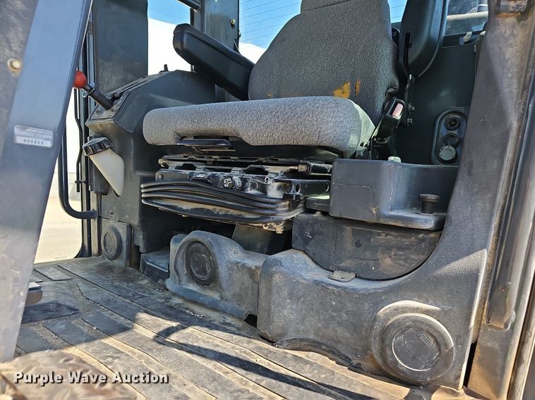 image for item EJ5669 2010 John Deere  770G motor grader