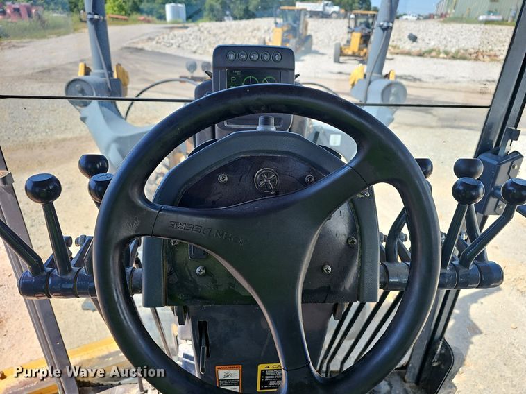 image for item EJ5669 2010 John Deere  770G motor grader
