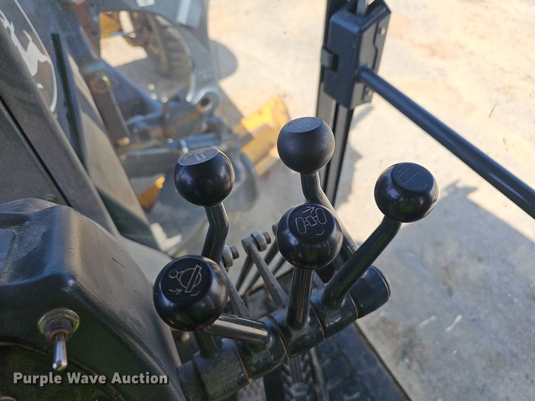 image for item EJ5669 2010 John Deere  770G motor grader