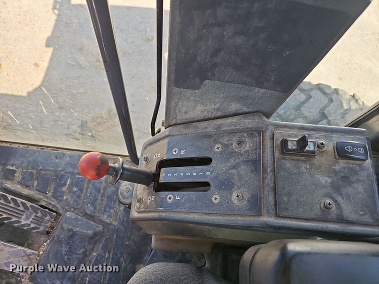 image for item EJ5669 2010 John Deere  770G motor grader