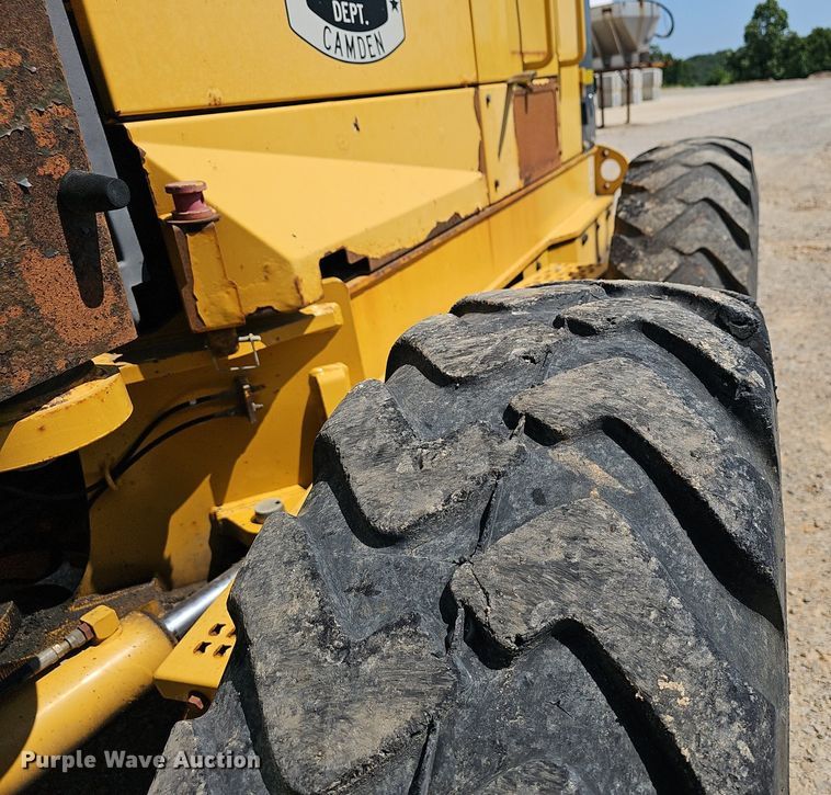 image for item EJ5669 2010 John Deere  770G motor grader