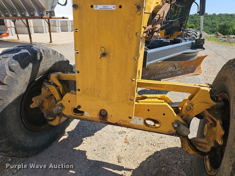 image for item EJ5670 2014 John Deere  770G motor grader