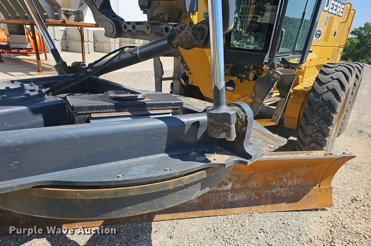 image for item EJ5670 2014 John Deere  770G motor grader