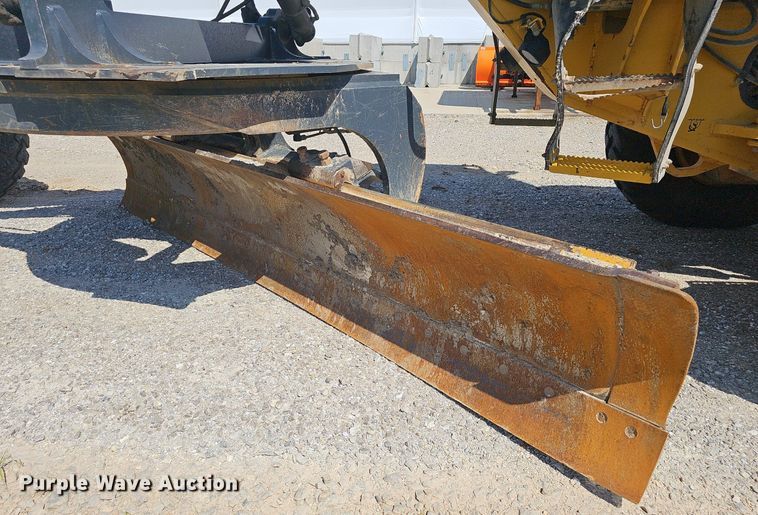 image for item EJ5670 2014 John Deere  770G motor grader