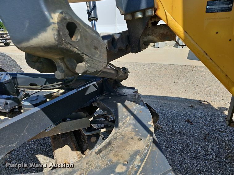 image for item EJ5670 2014 John Deere  770G motor grader