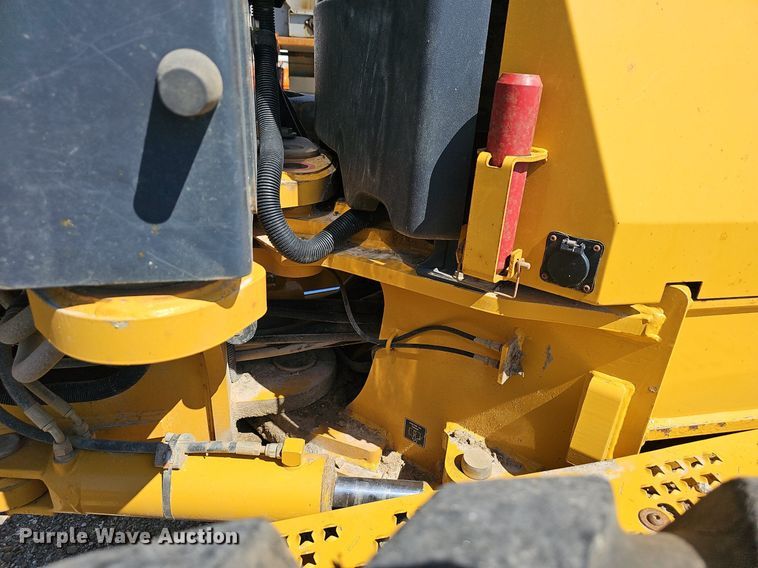 image for item EJ5670 2014 John Deere  770G motor grader