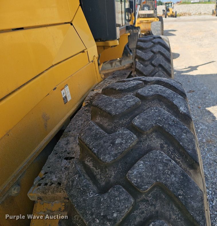 image for item EJ5670 2014 John Deere  770G motor grader