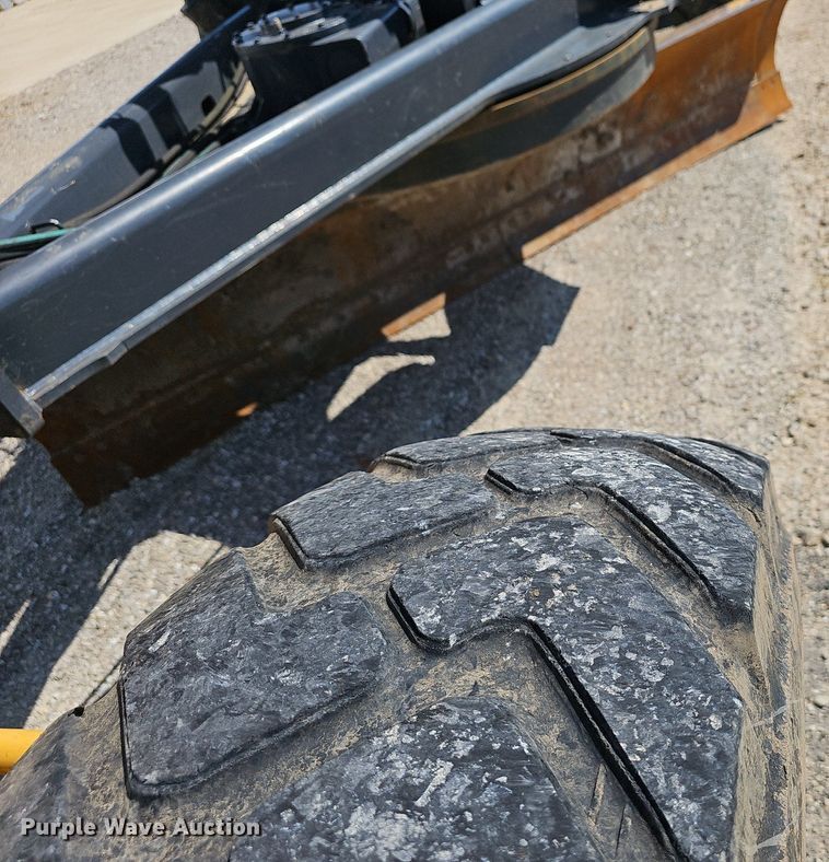 image for item EJ5670 2014 John Deere  770G motor grader