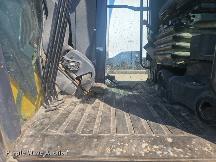 image for item EJ5671 2012 John Deere 770G motor grader