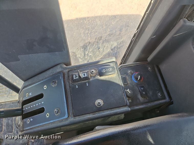 image for item EJ5671 2012 John Deere 770G motor grader