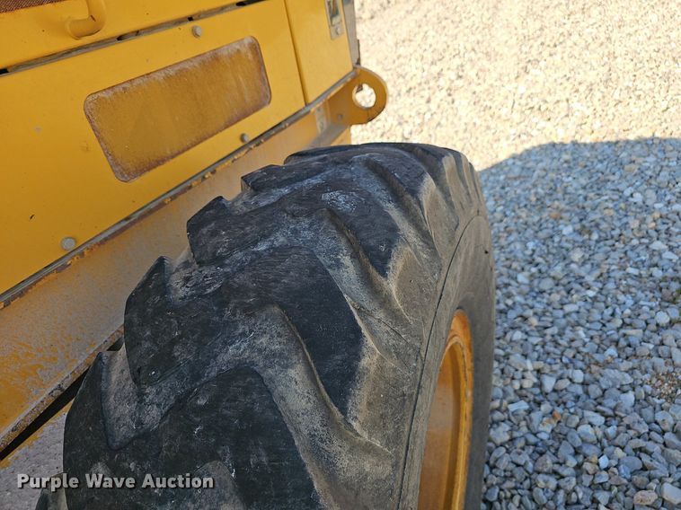 image for item EJ5671 2012 John Deere 770G motor grader