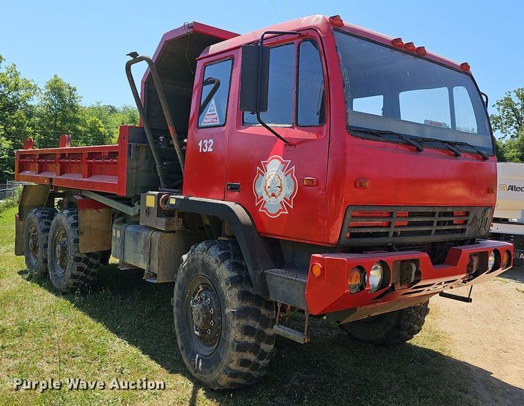 image for item EJ5712 1994 Stewart & Stevenson MTV M-1090 dump truck