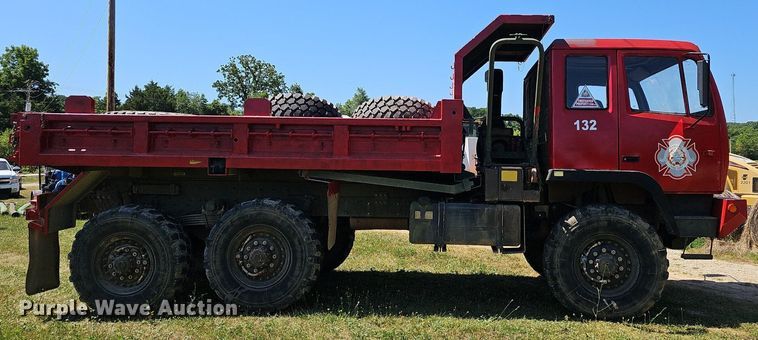 image for item EJ5712 1994 Stewart & Stevenson MTV M-1090 dump truck