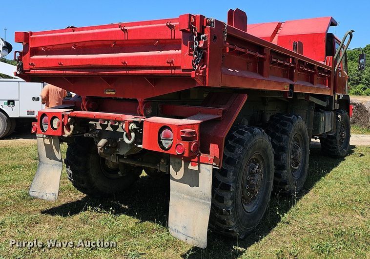 image for item EJ5712 1994 Stewart & Stevenson MTV M-1090 dump truck