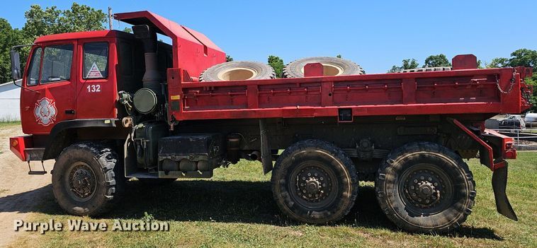 image for item EJ5712 1994 Stewart & Stevenson MTV M-1090 dump truck
