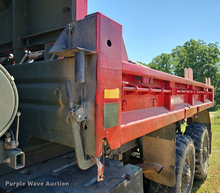 image for item EJ5712 1994 Stewart & Stevenson MTV M-1090 dump truck