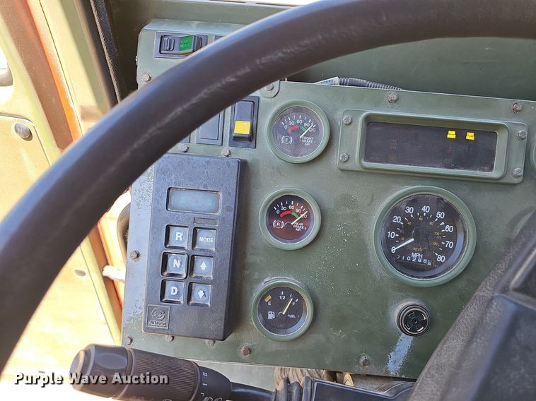 image for item EJ5712 1994 Stewart & Stevenson MTV M-1090 dump truck