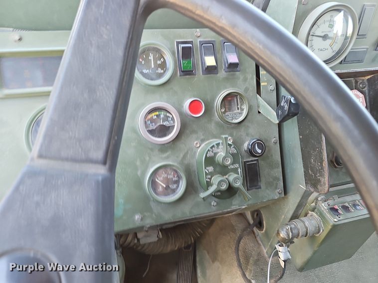 image for item EJ5712 1994 Stewart & Stevenson MTV M-1090 dump truck