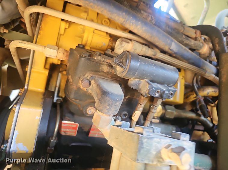 image for item EJ5712 1994 Stewart & Stevenson MTV M-1090 dump truck