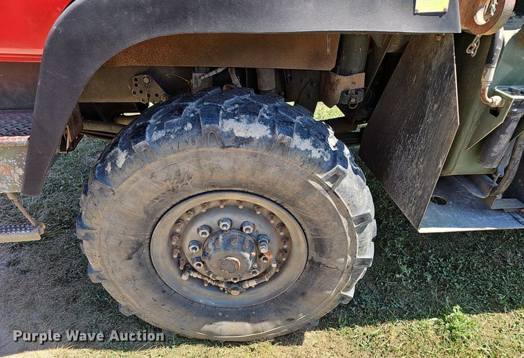 image for item EJ5712 1994 Stewart & Stevenson MTV M-1090 dump truck