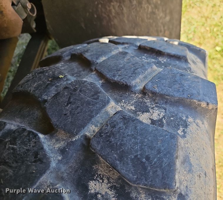 image for item EJ5712 1994 Stewart & Stevenson MTV M-1090 dump truck