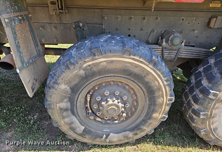 image for item EJ5712 1994 Stewart & Stevenson MTV M-1090 dump truck