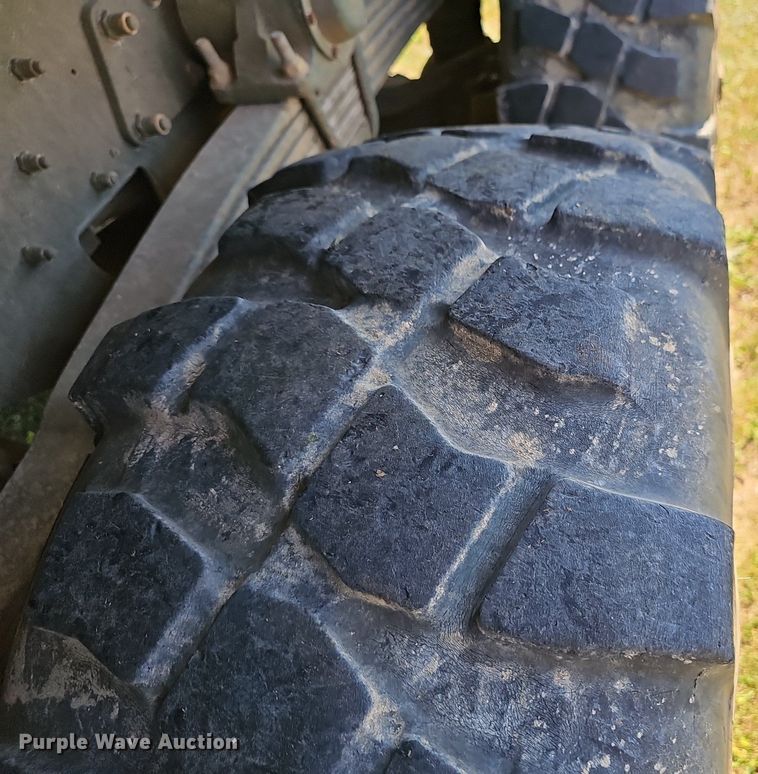 image for item EJ5712 1994 Stewart & Stevenson MTV M-1090 dump truck