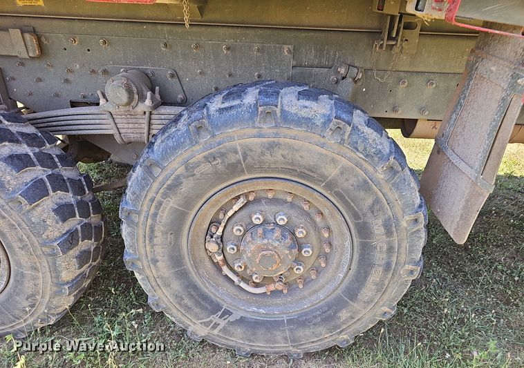 image for item EJ5712 1994 Stewart & Stevenson MTV M-1090 dump truck