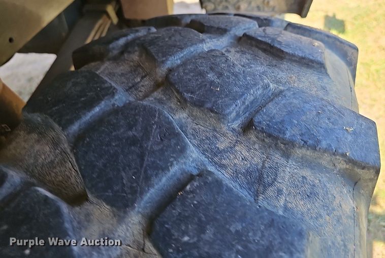 image for item EJ5712 1994 Stewart & Stevenson MTV M-1090 dump truck