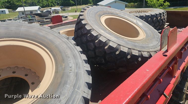 image for item EJ5712 1994 Stewart & Stevenson MTV M-1090 dump truck