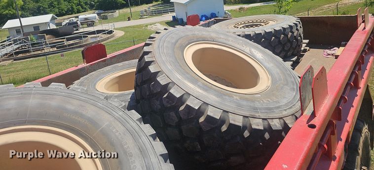 image for item EJ5712 1994 Stewart & Stevenson MTV M-1090 dump truck