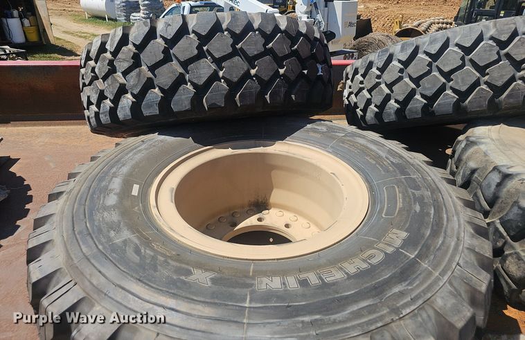 image for item EJ5712 1994 Stewart & Stevenson MTV M-1090 dump truck