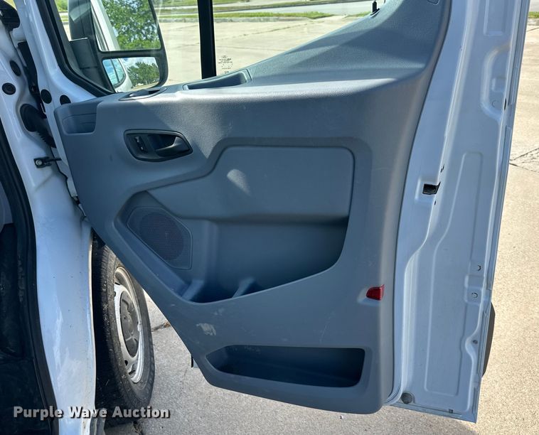 image for item EJ6842 2016 Ford Transit 350 van