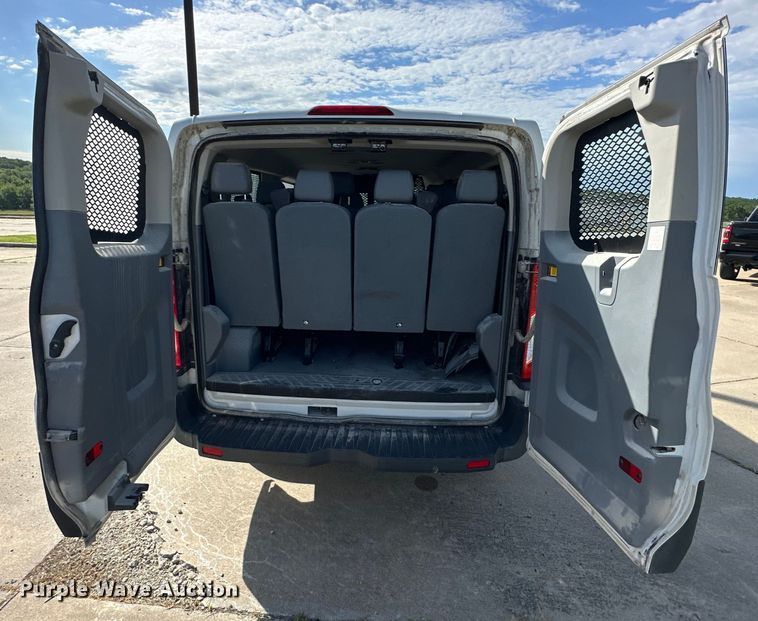 image for item EJ6842 2016 Ford Transit 350 van