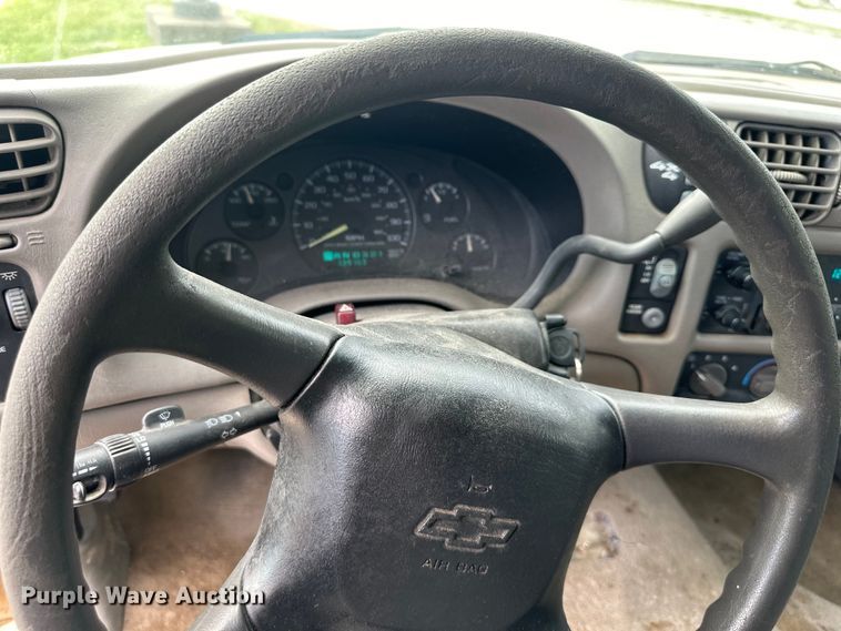 image for item EJ6843 1999 Chevrolet  Blazer  SUV