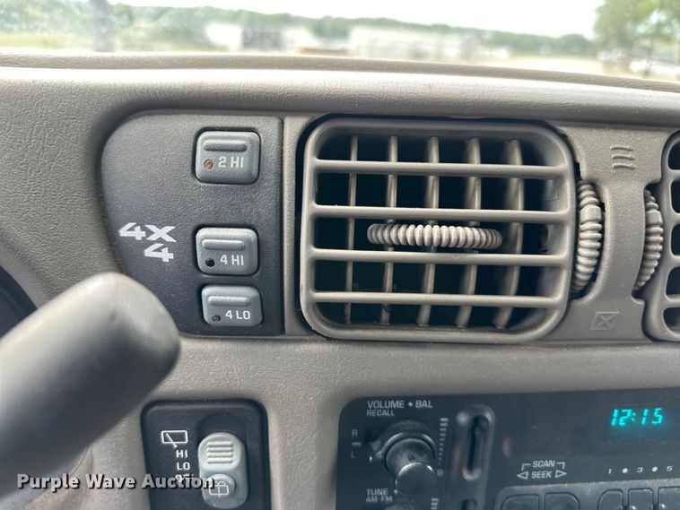 image for item EJ6843 1999 Chevrolet  Blazer  SUV