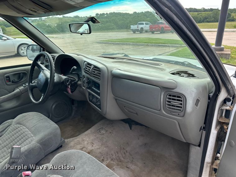 image for item EJ6843 1999 Chevrolet  Blazer  SUV