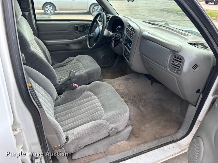 image for item EJ6843 1999 Chevrolet  Blazer  SUV