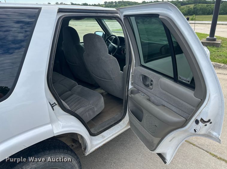 image for item EJ6843 1999 Chevrolet  Blazer  SUV