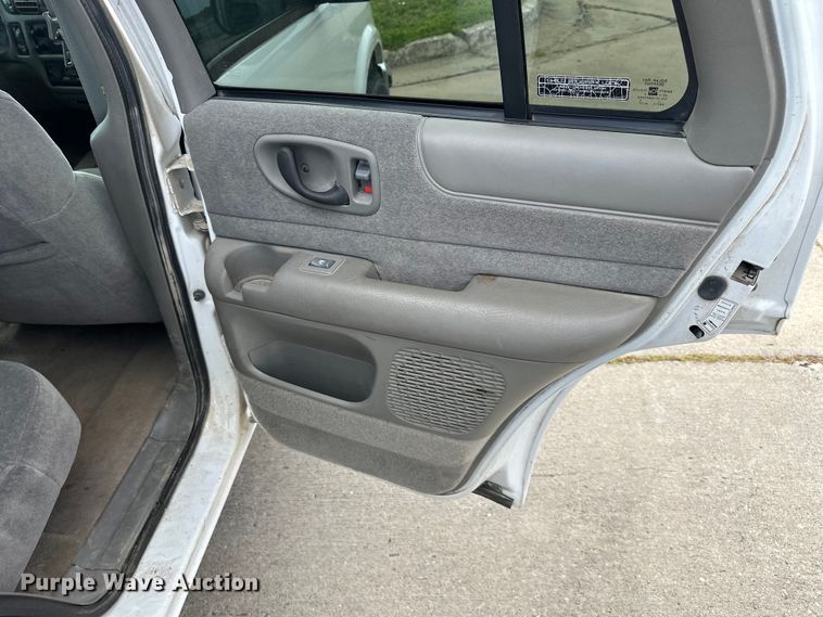 image for item EJ6843 1999 Chevrolet  Blazer  SUV