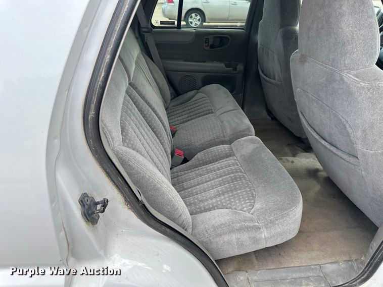 image for item EJ6843 1999 Chevrolet  Blazer  SUV