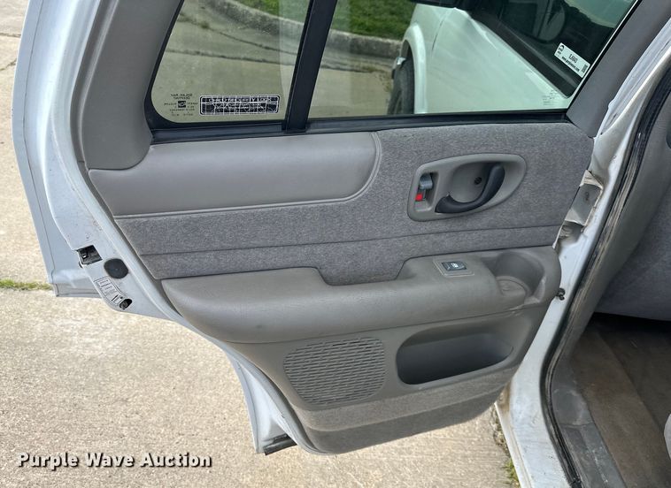 image for item EJ6843 1999 Chevrolet  Blazer  SUV