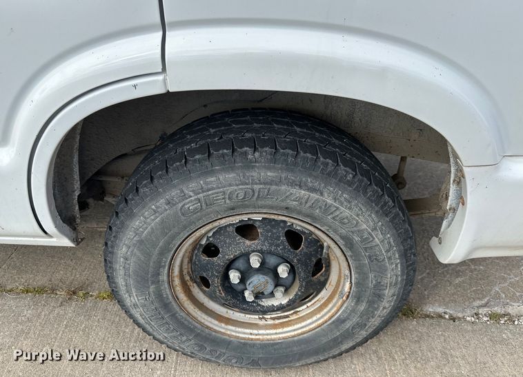 image for item EJ6843 1999 Chevrolet  Blazer  SUV