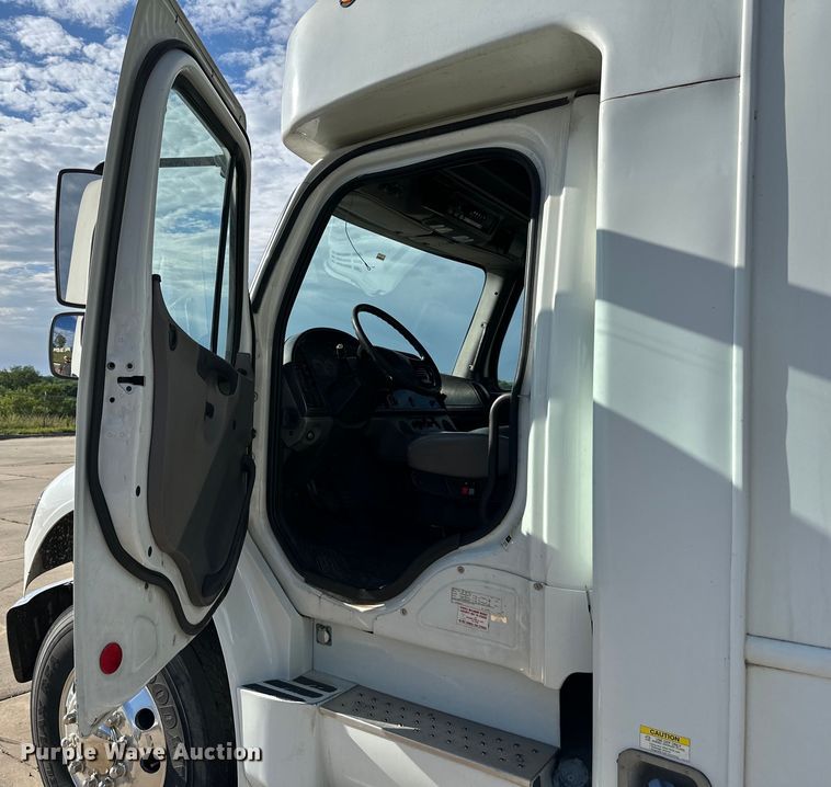 image for item EJ6844 2013 Freightliner  M2106 prisoner transport shuttle bus 