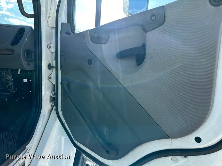 image for item EJ6844 2013 Freightliner  M2106 prisoner transport shuttle bus 