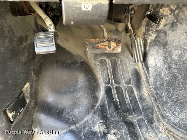 image for item EJ6845 2003 Chevrolet  Express 1500 van