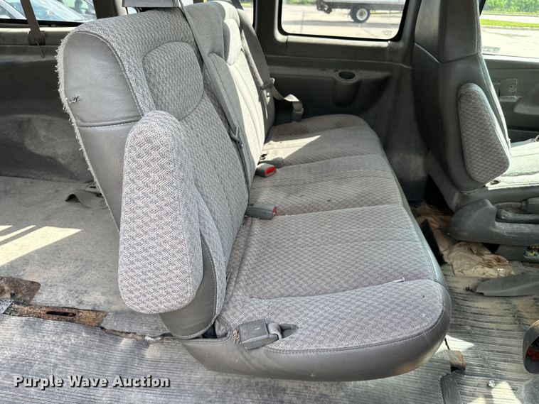 image for item EJ6845 2003 Chevrolet  Express 1500 van