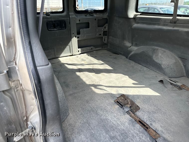 image for item EJ6845 2003 Chevrolet  Express 1500 van
