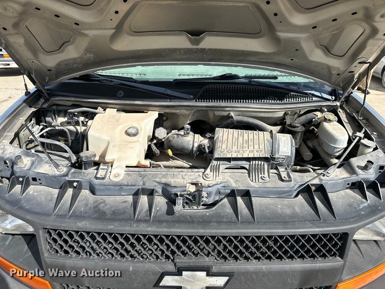 image for item EJ6845 2003 Chevrolet  Express 1500 van