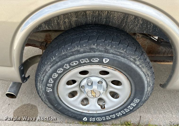 image for item EJ6845 2003 Chevrolet  Express 1500 van